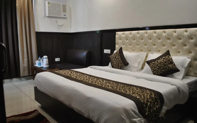 Green Hotel & Restaurant