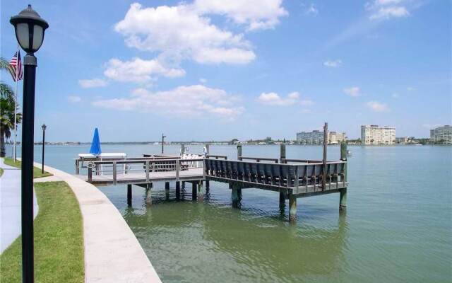 Madeira Beach Yacht Club 323E - Two Bedroom Condo