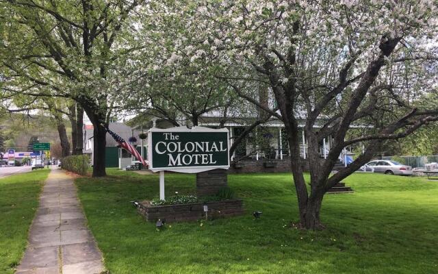 The Colonial Motel