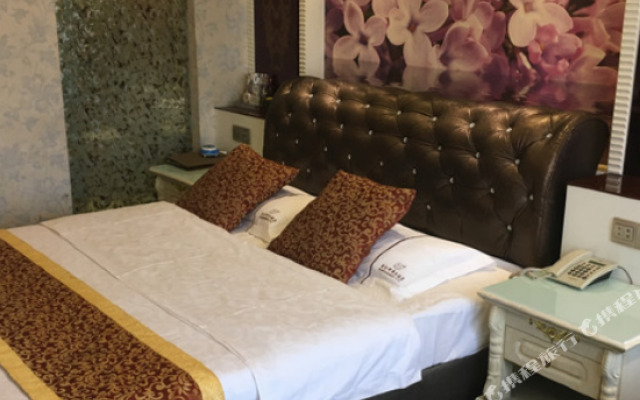 Xinjinhu Business Hotel