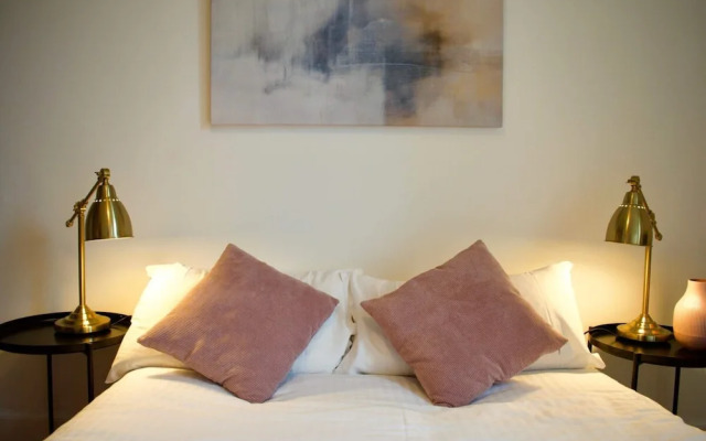 Comfortable and Central One Bed