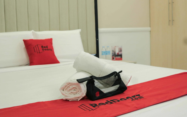 RedDoorz Premium @ Wireless Mandaue Cebu