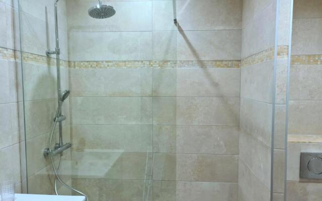 Studio meublé face au golf