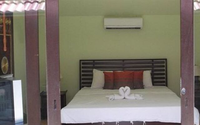 Kluay Mai Bungalow Beach