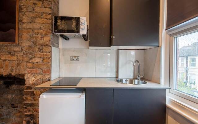 Cosy 1 Bed Duplex - Close to Metro - NW2