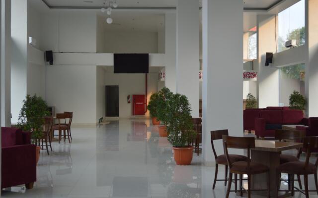 Win Grand Hotel