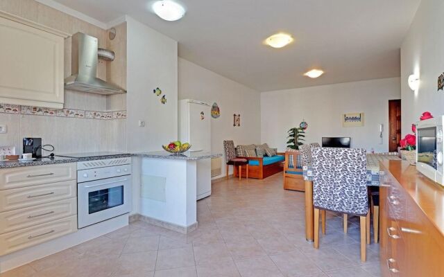 PRAIA DA ROCHA CENTRAL WITH POOL by HOMING