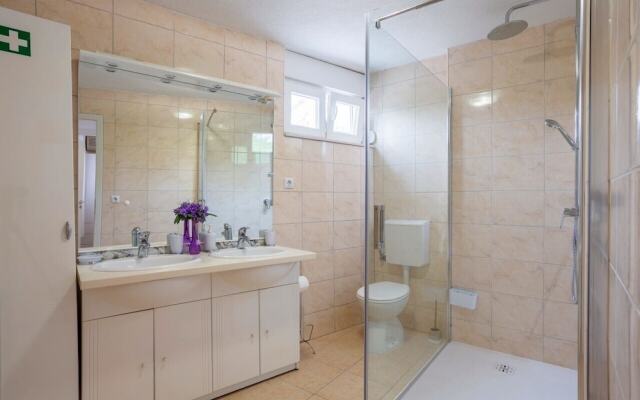 Holiday House Little Desire