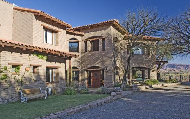 La Casa De La Bodega - Wine Boutique Hotel