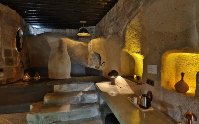 Eka Cave Maison