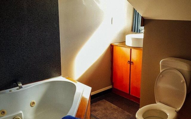 Bluemoon Lodge - Hostel