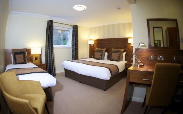 Nevis Bank Inn