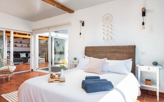 Luminous Loft Apt. ¨above¨ the Atlantic Ocean
