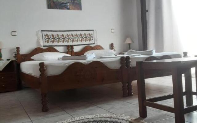 Magda Studios - Double Bed Room N4