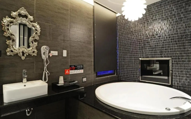 M hotel