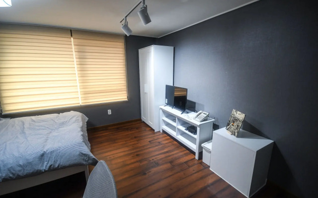 BLUEHUM Guesthouse - Hostel