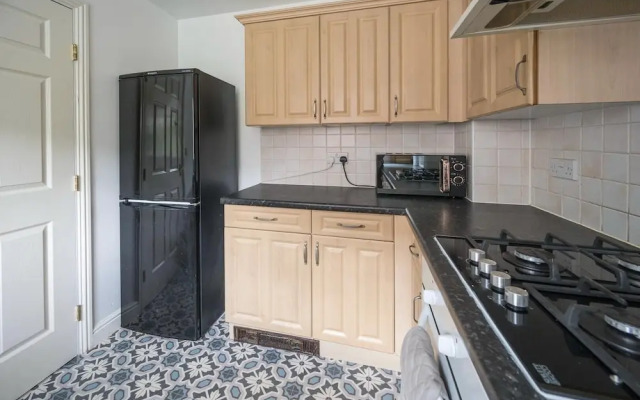 House-sleeps7-parking-garden-sportschannels