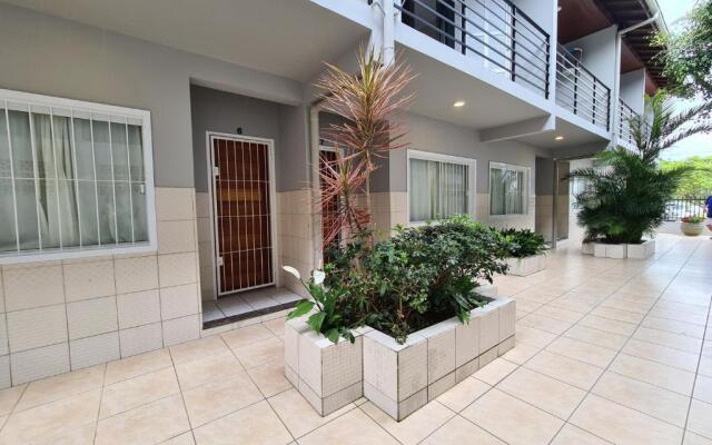 RESIDENCIAL COM CASAS DE 2 DORM - Praia Garopaba