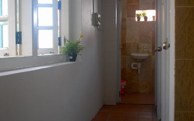 Burrow Hostel @ Pagoda