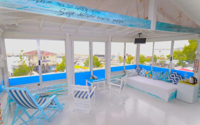 Deniz Kizi Otel Kucukkuyu