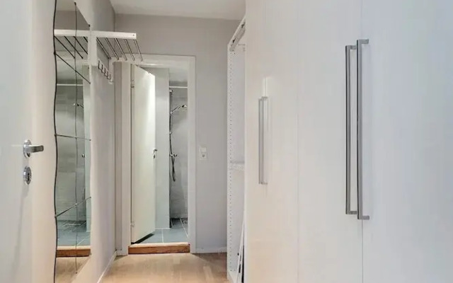 Newly Redecorated 1 Bedroom