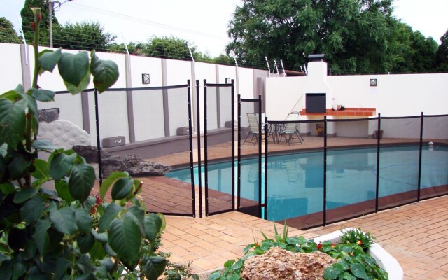 17 on 13th Guest House