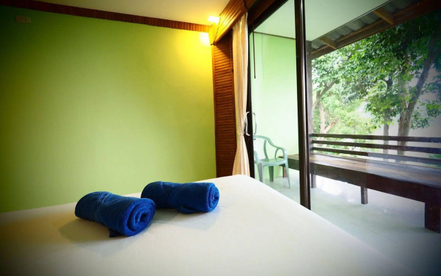 Lanta Topview Resort Sunset Bar and Restaurant