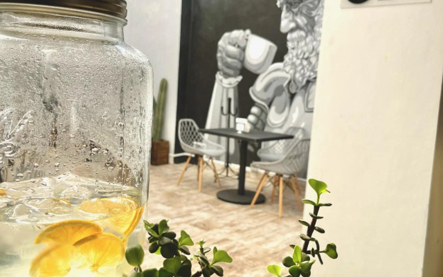 Casa 14 Hotel & Café