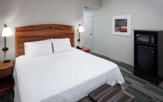 Hampton Inn & Suites Tulare