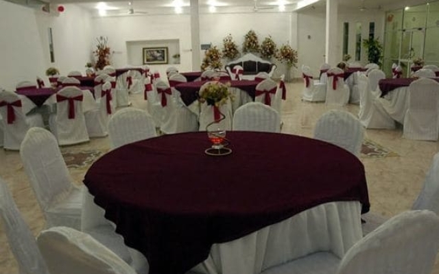 Aubrona Hotel