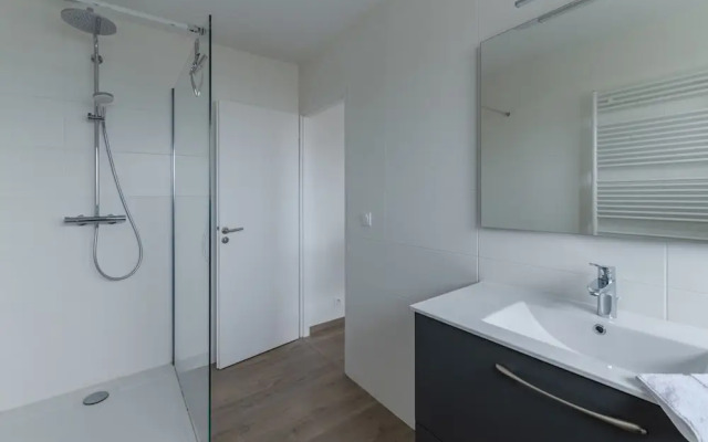 Pretty new House 2 Steps From the sea