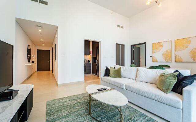 Luxury StayCation - Fancy Apartment Connected To Burj Khalifa