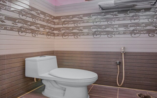 OYO 16120 Balajee Classic Inn