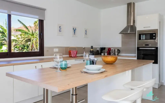 Remarkable 5-bed Villa in Playa Blanca