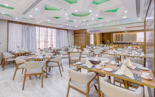 Crown Rose Hotel