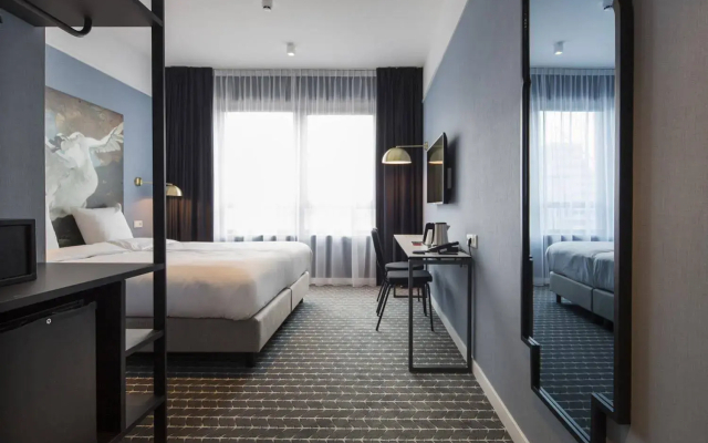 Corendon Urban Amsterdam Schiphol Airport Hotel