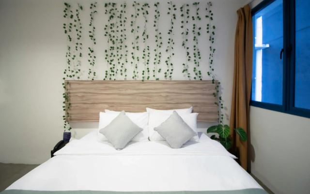 Victoria Hotel, a NuVe Group Collection