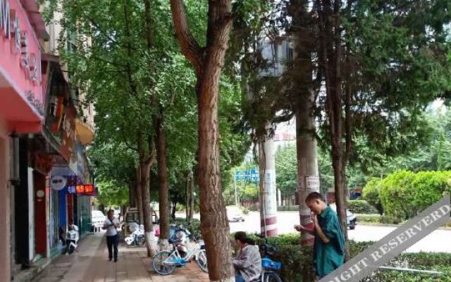 Xuanwei Changliu Express Hotel