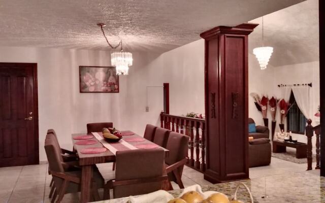 Lia Ajijic - Lakeside B&B