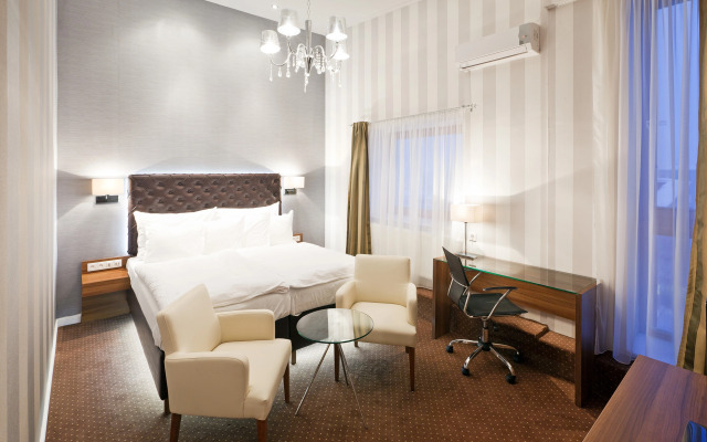 Pytloun City Boutique Self Check-in Hotel