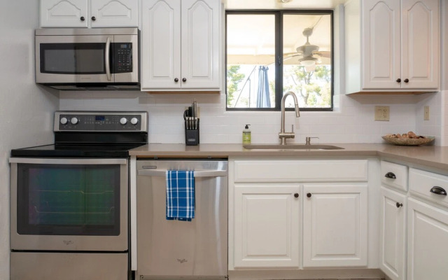 Scottsdale 4BD Modern Home w/ Sparkling Pool!