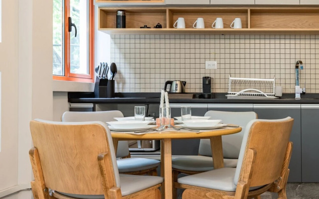 Beautifully Designed, Hi Tech Apt in La Condesa