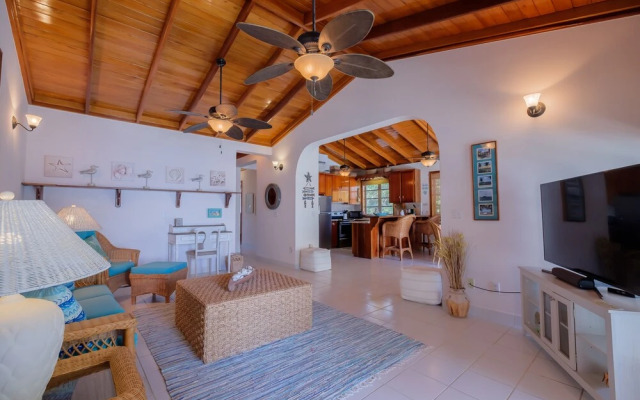 Coral Bay Villas