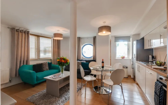 Base Serviced Apartments - The Docks