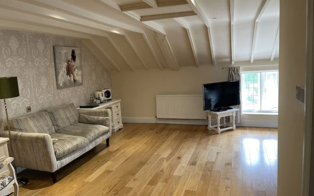 The Thatched Cottage Inn