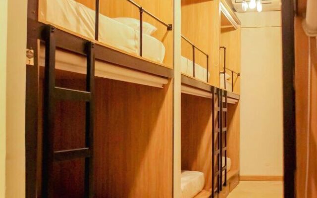 Bourbon St Hostal Boutique - Hostel