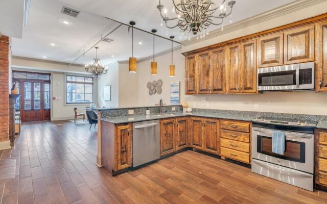 Spacious Sazerac Sanctuary