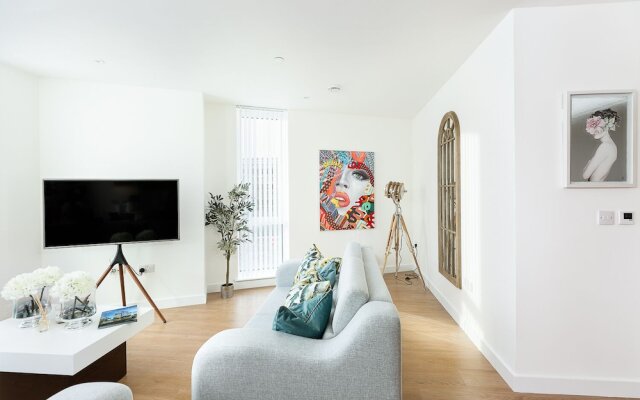 Price & Weeks - Winchester Suite (with Parking)
