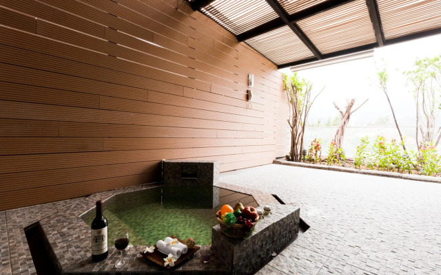 The Loft Seaside Suites
