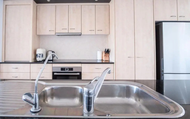 Stones Throw To Shelly Beach - Pet Friendly only a minutes walk to Shelly Beach! – Kitchen – Shelly Beach